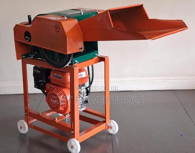 7.5hp Engine Feeds Chopper/Feeds Chopper With 7.5 Engine - main view