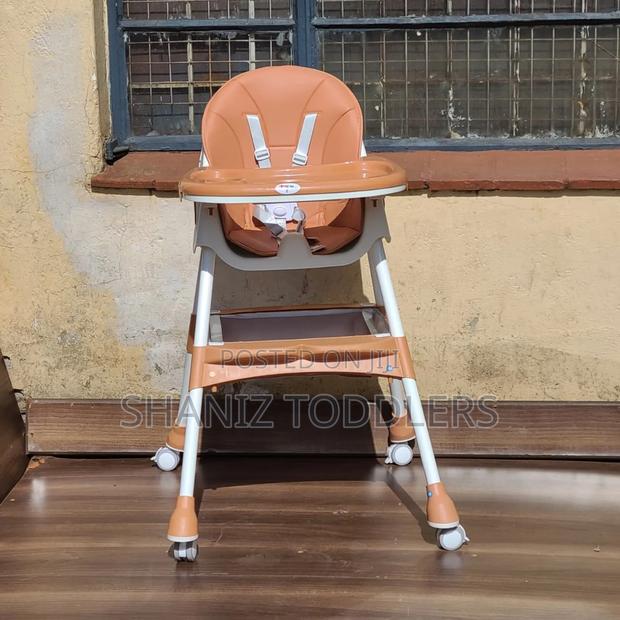 Feeding Seat With Wheels - main view