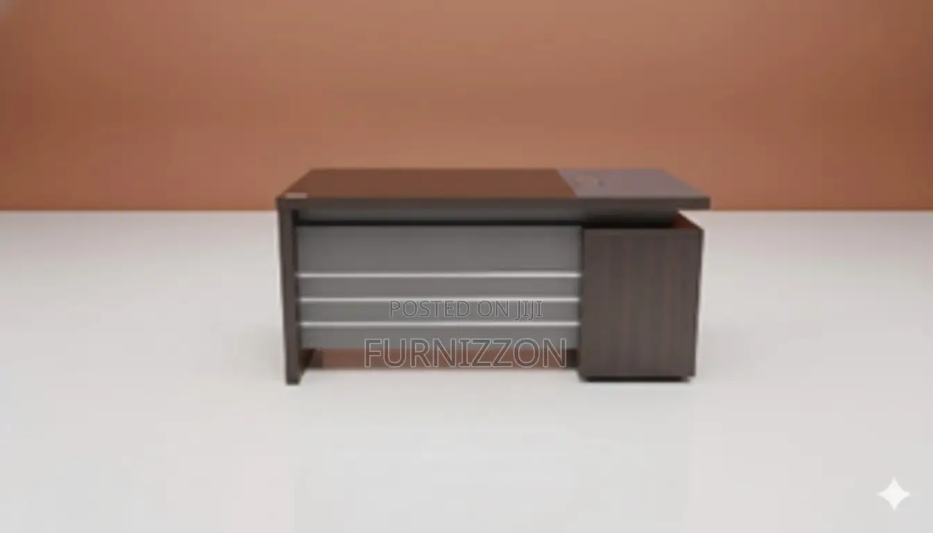 1.6m British Style Office Desk for Professionals