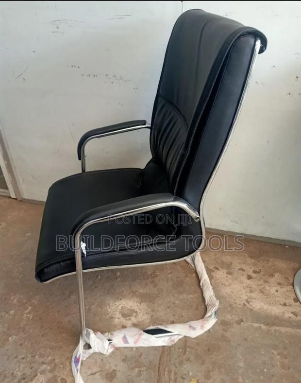 Executive Visitor's Chair - thumbnail 2