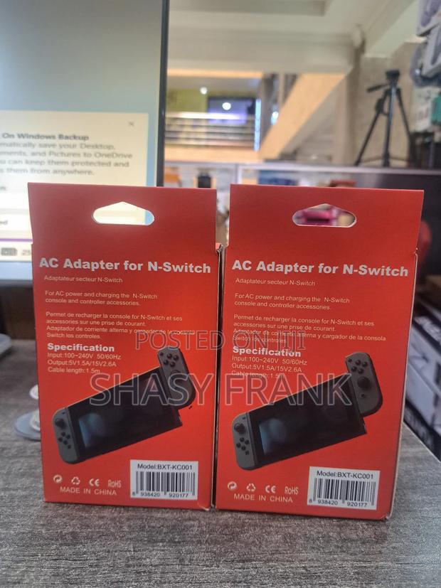 Nintendo Switch Adaptor - thumbnail 2
