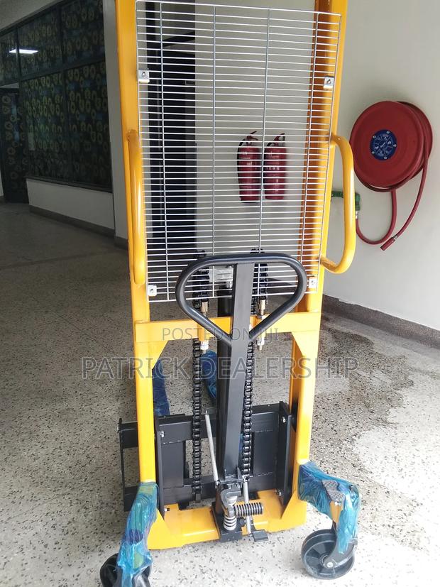 Hand Stacker Truck - thumbnail 2