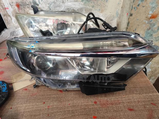 Honda Fit Shuttle Headlight