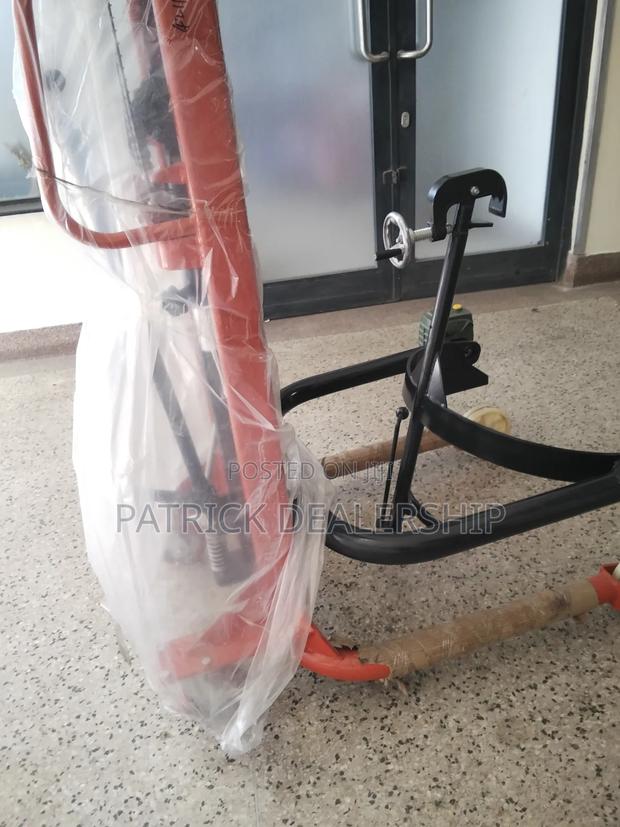 Manual Drum Lifter - thumbnail 2