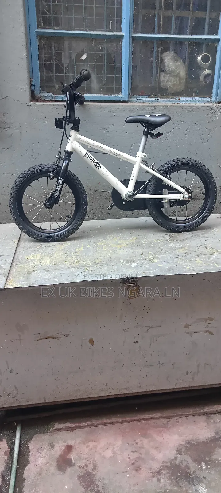 Ex Uk Size 14 Pirate Bicycle for 3 Yr Old