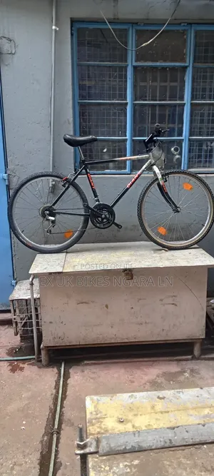 Ex Uk Size 26 Giant Mountain Bike
