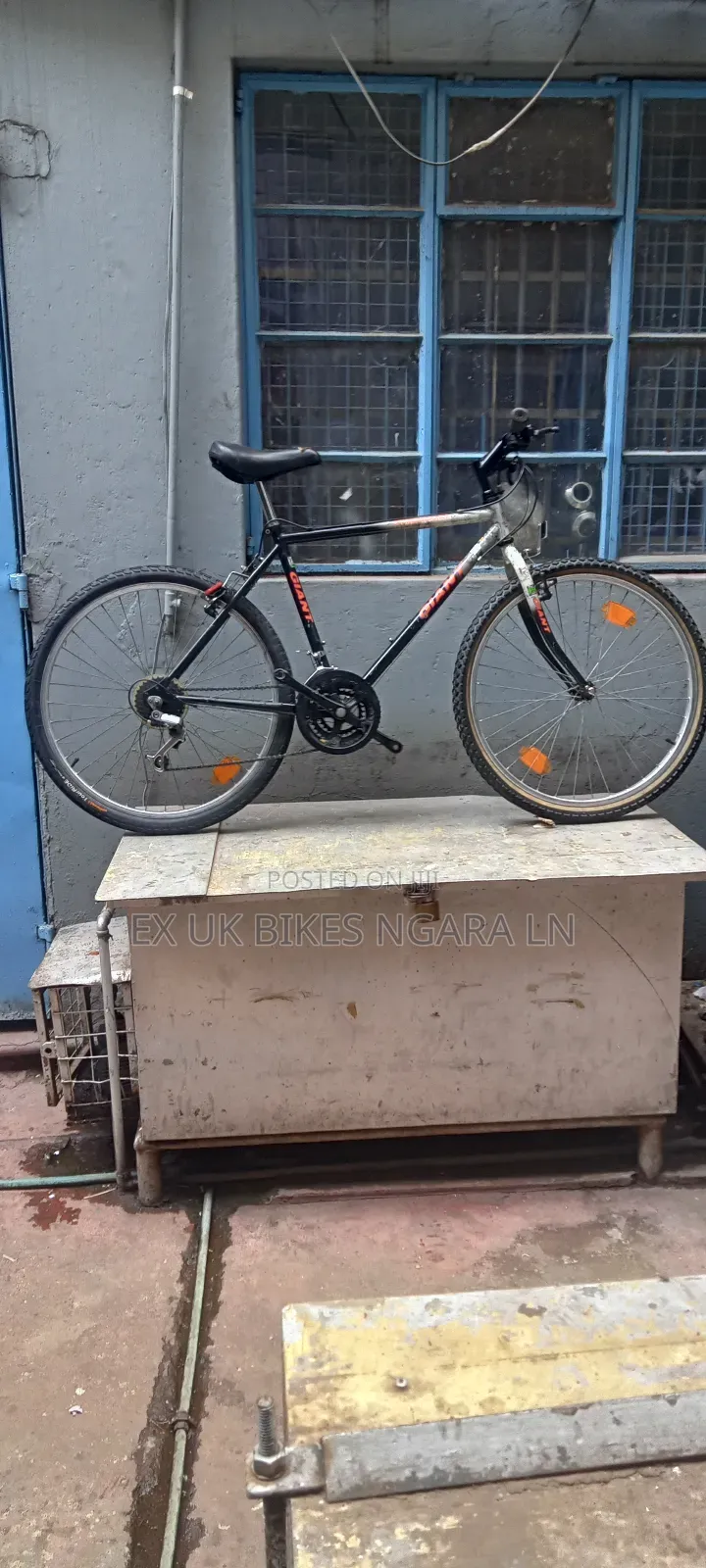 Ex Uk Size 26 Giant Mountain Bike