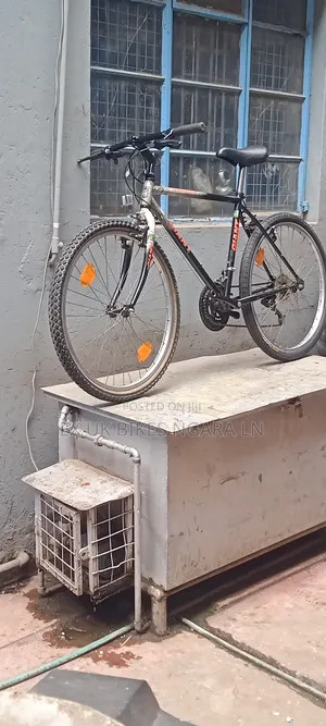 Ex Uk Size 26 Giant Mountain Bike