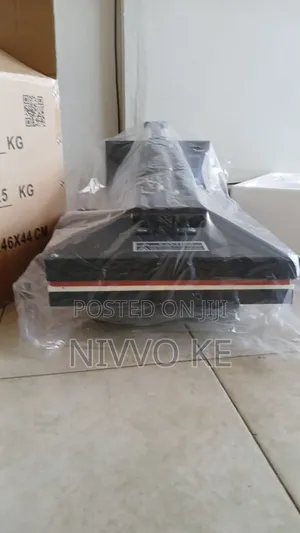 Compact Reliable 38×38cm Flat Transfer Press