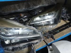 Vitz Juwella 2018 Headlights Xenon