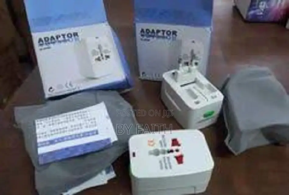 Universal Travellers Adapter With Type-C Output