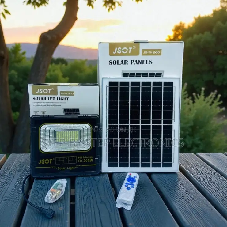 Rustproof Ip66 Dusk to Dawn 200 Watts High Power Led Solar Flood Light