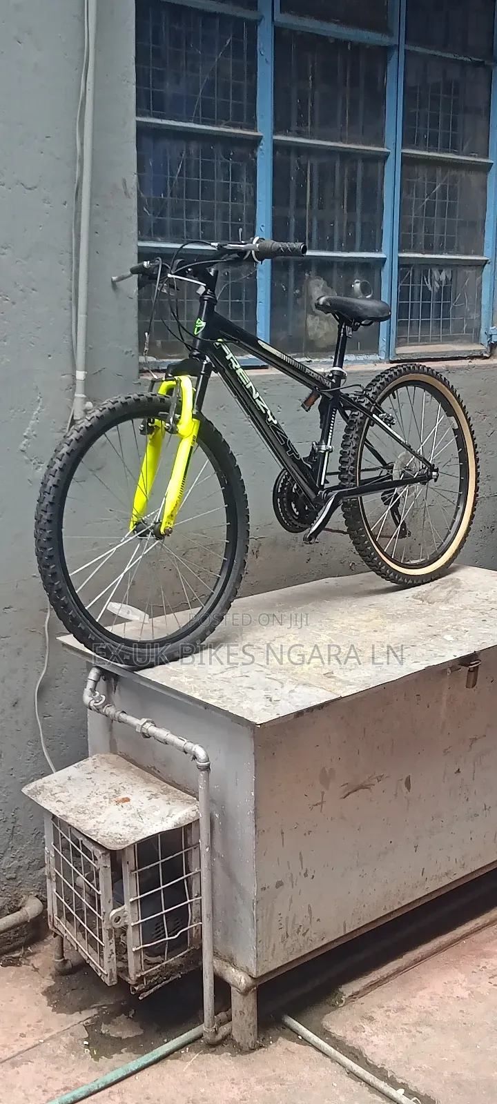 Ex Uk Size 24 Frenzy Mountain Bike 21 Speed