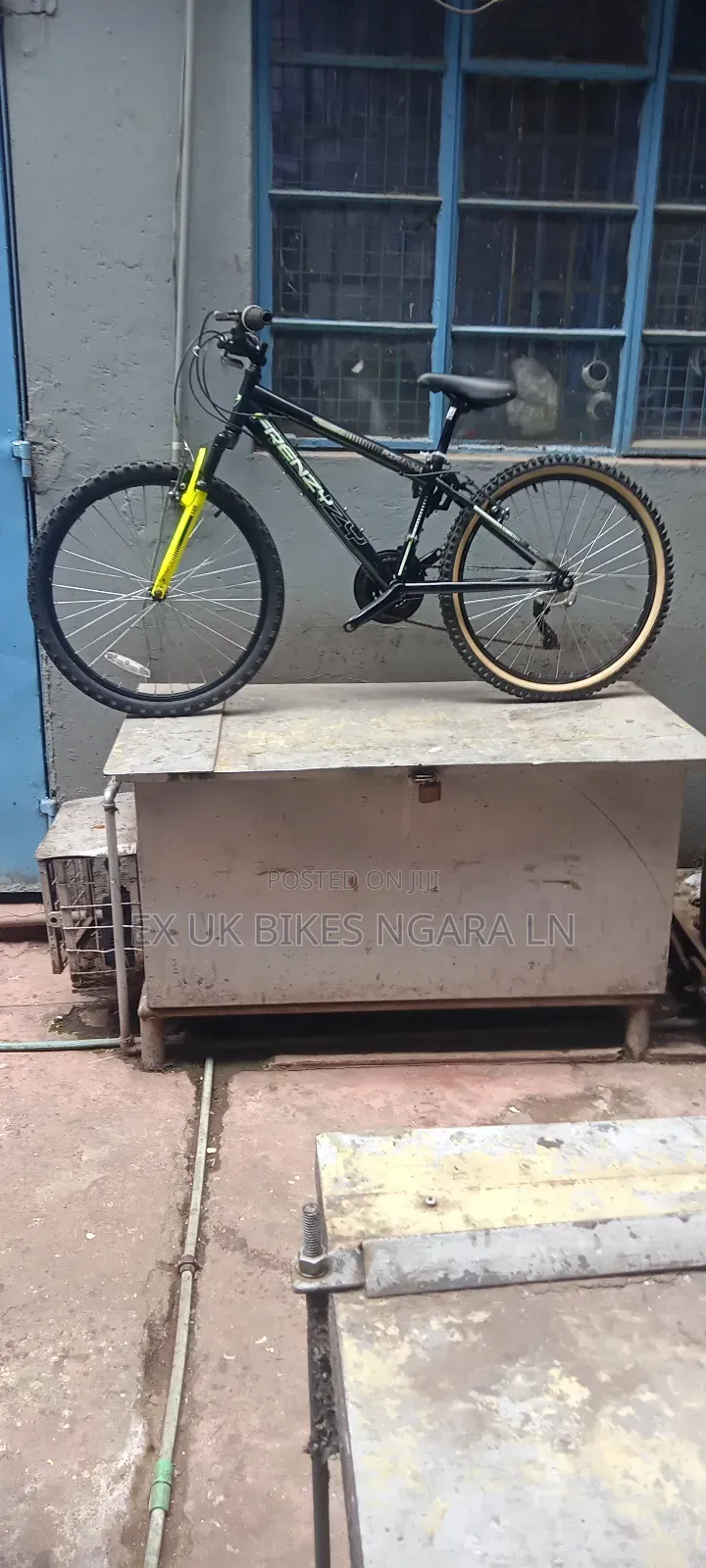 Ex Uk Size 24 Frenzy Mountain Bike 21 Speed