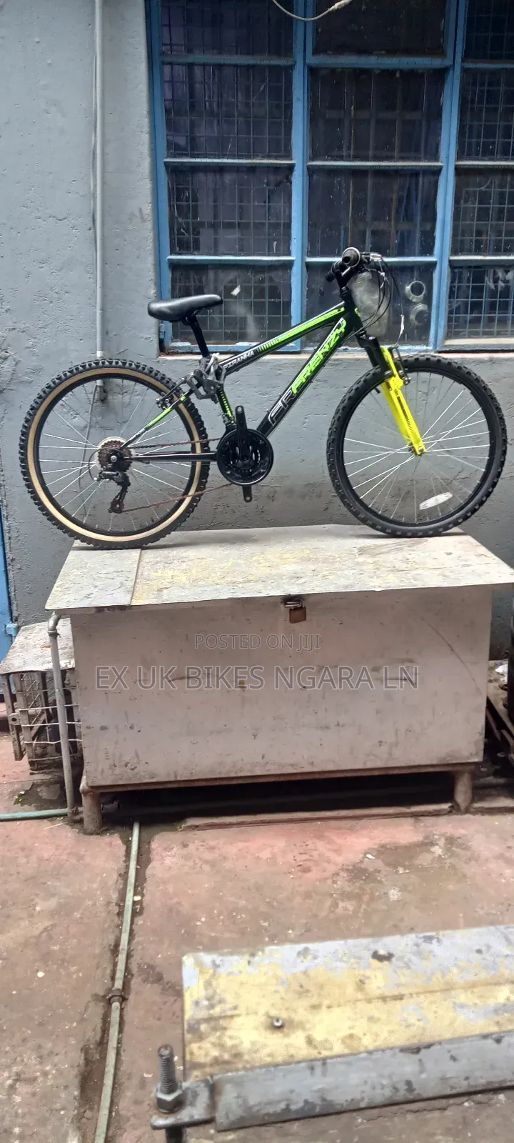 Ex Uk Size 24 Frenzy Mountain Bike 21 Speed