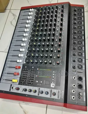 12 Channels Powered Mixer