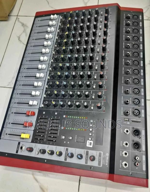 12 Channels Powered Mixer