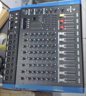Max 8 Channels Powered Mixer
