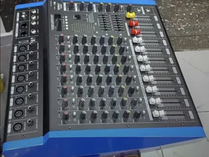 Max 8 Channels Powered Mixer