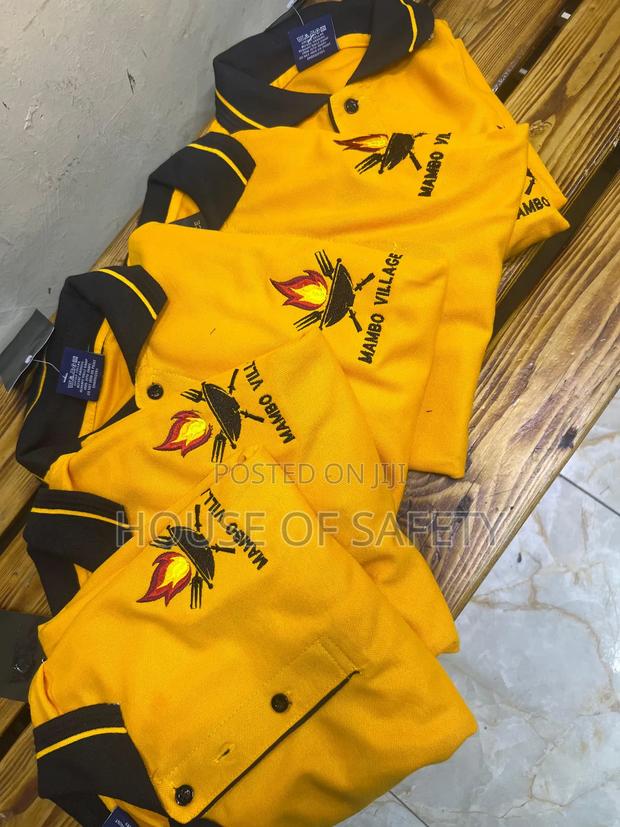 Mastand Yellow With Black Collar Tshirts - thumbnail 3