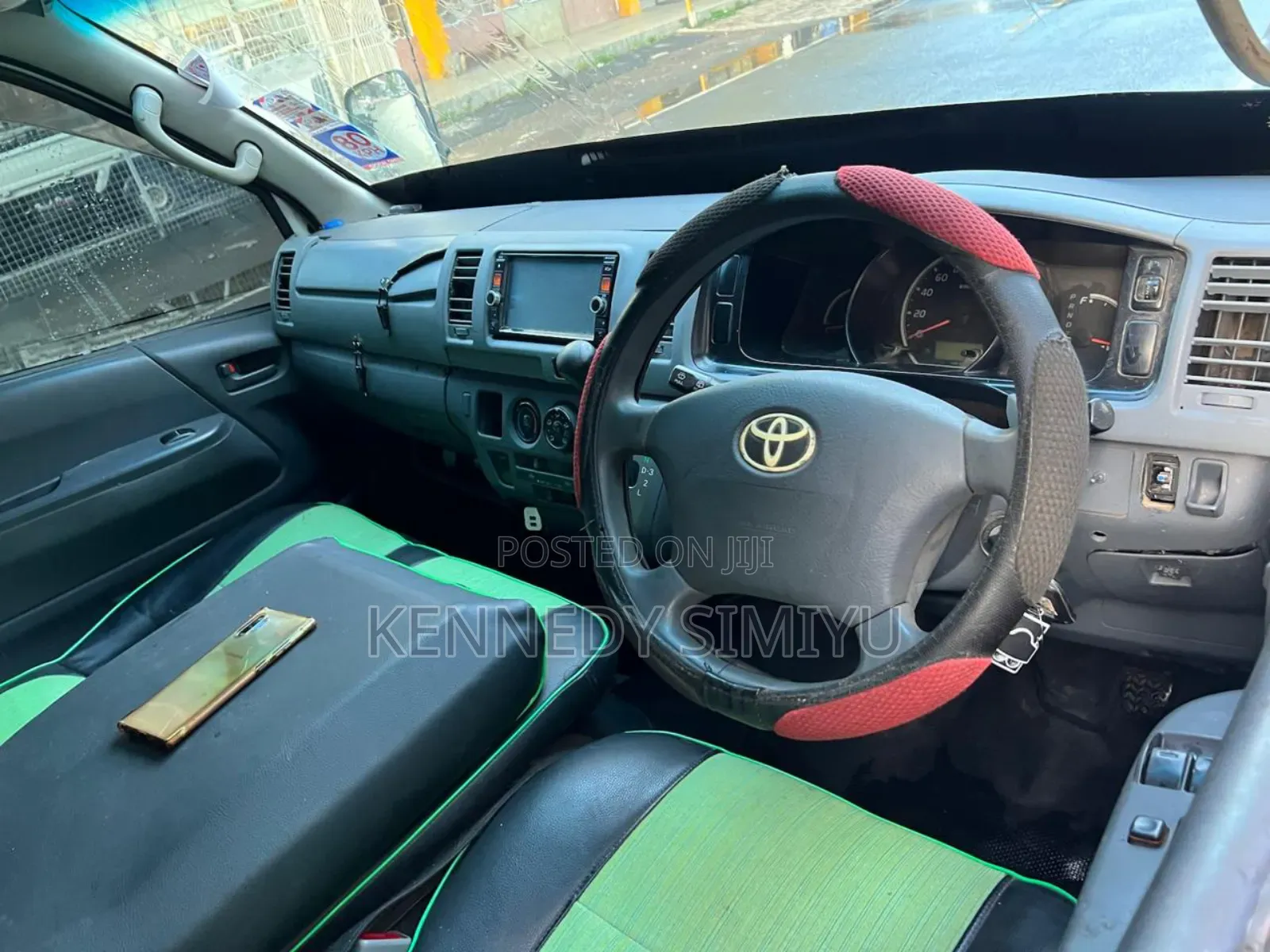 Toyota HiAce 2009 White