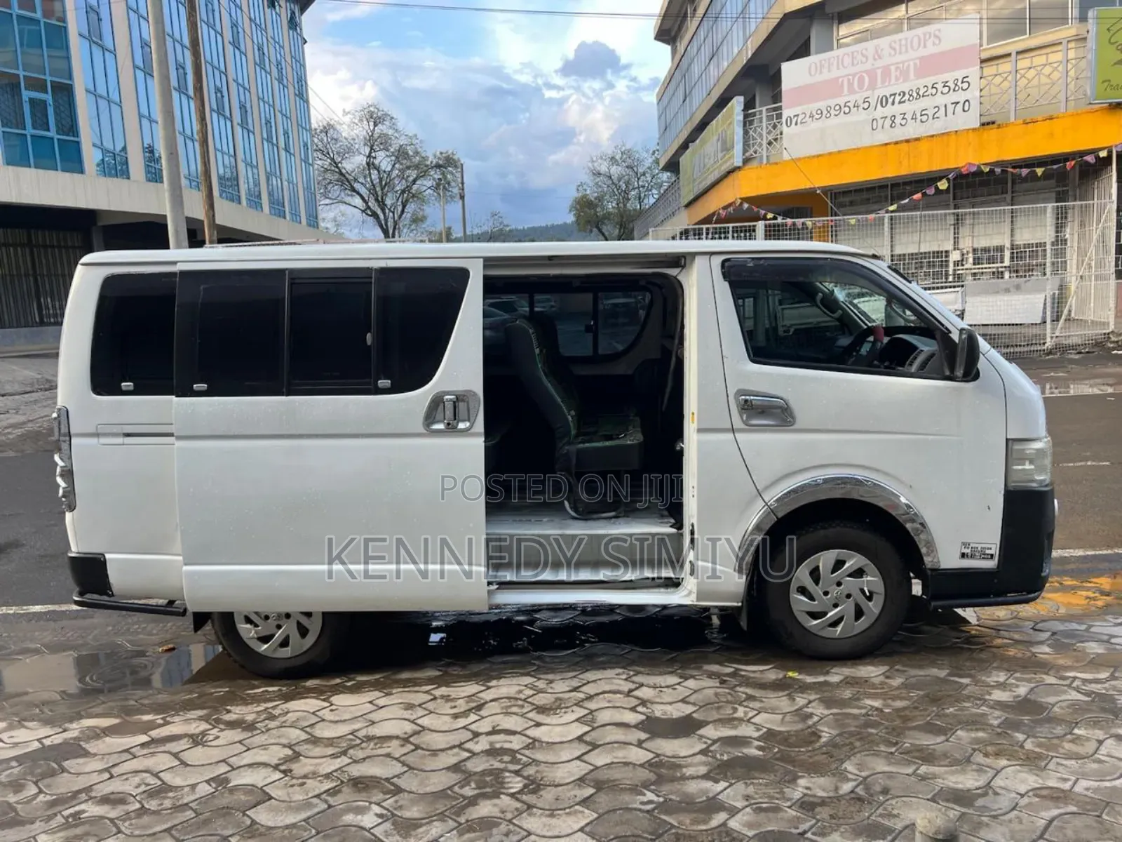 Toyota HiAce 2009 White