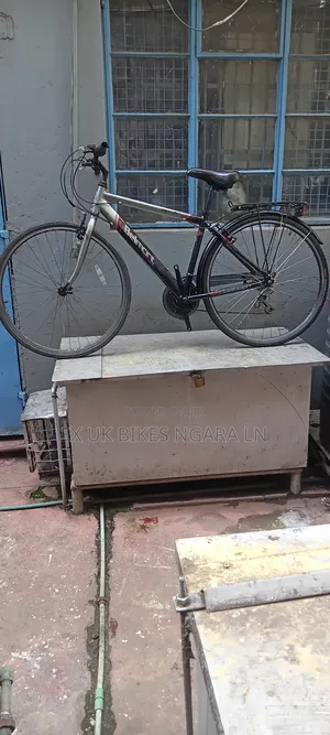 Ex Uk Size 28 Belmont Aluminum Bicycle