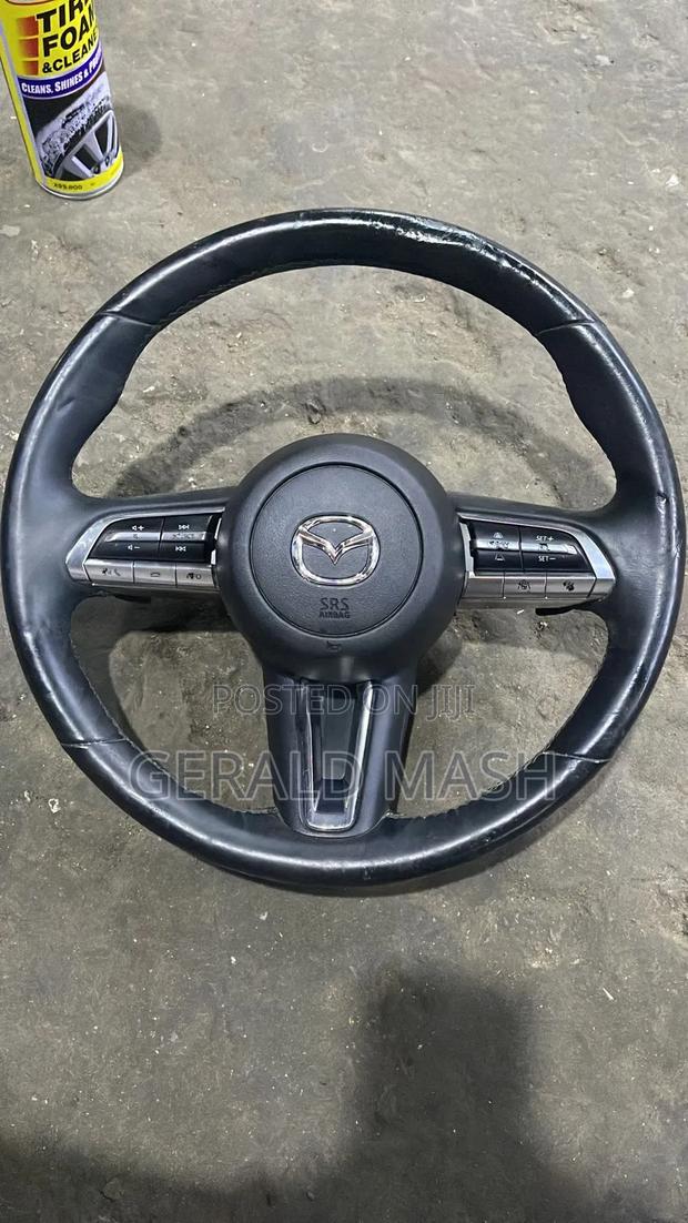 Complete Steering Wheel/Airbag Mazda3
