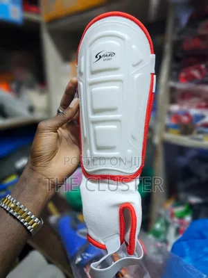 Shin Guard Sparo 6847 One Pair White Shin Guard.