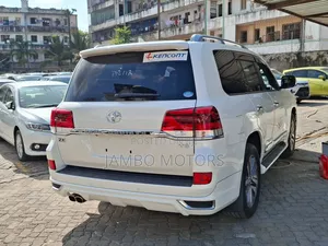 Toyota Land Cruiser 2020 White