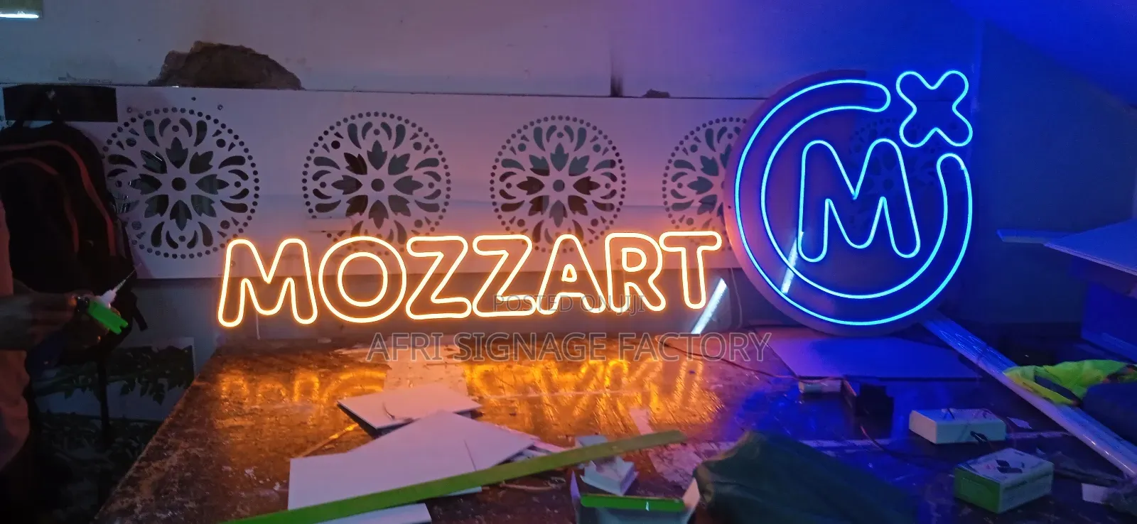2d and 3d Signs, Signboards, Sign Writing, Lightbox, Branding, Sticker