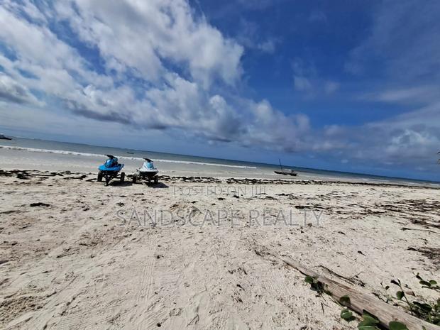 Light Filled | Spacious | Beachfront Stay.