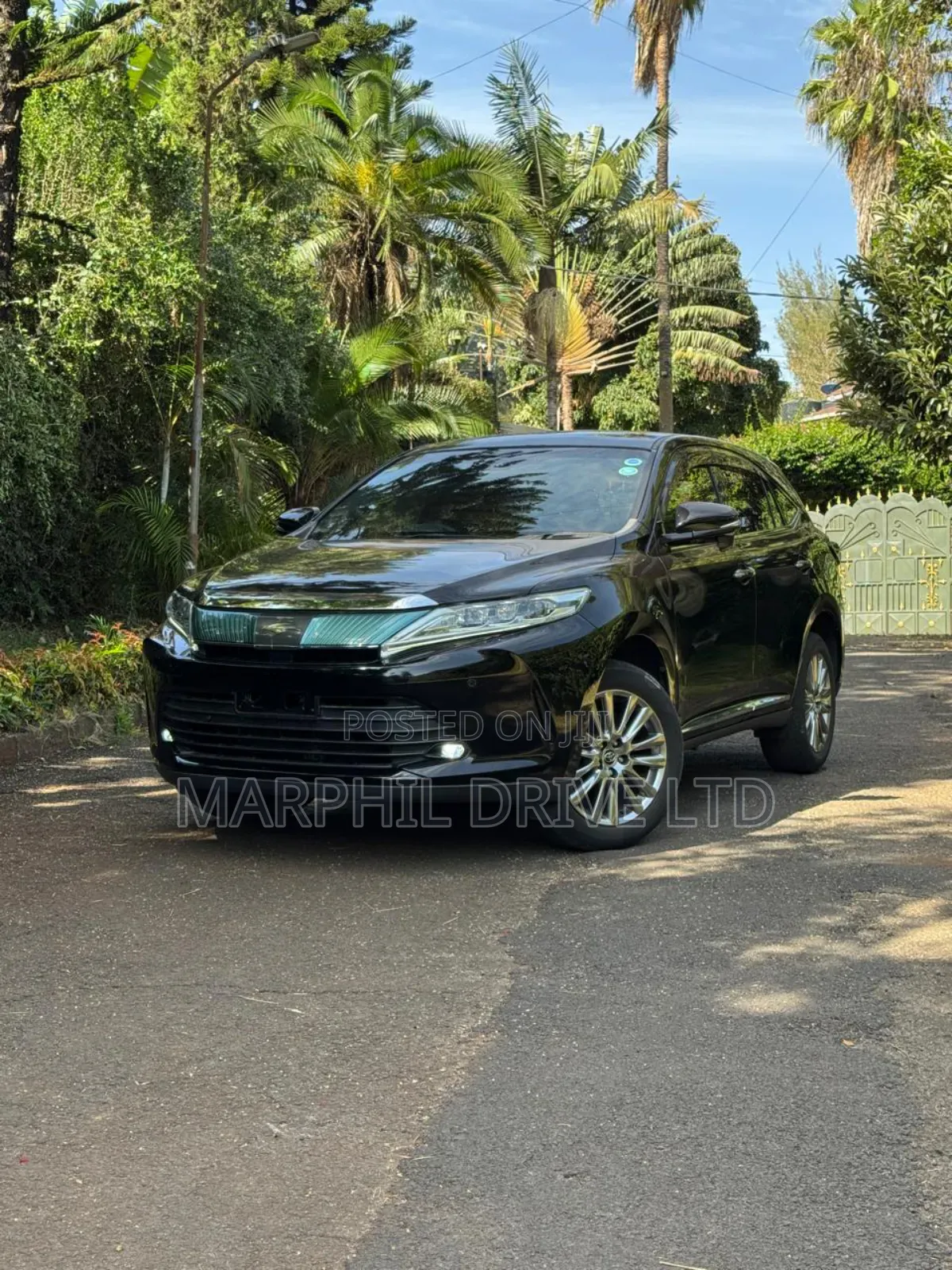 Toyota Harrier 2.0 2018 Black