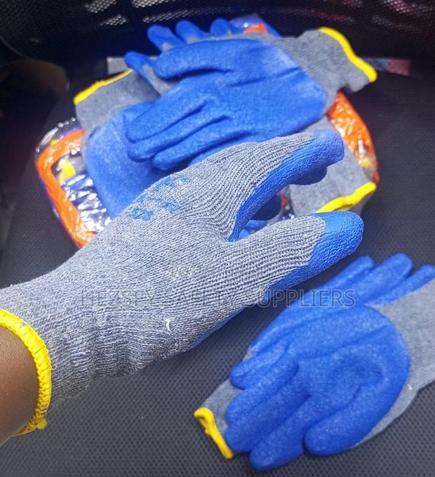 Affordable Diamond Grip Gloves - thumbnail 2