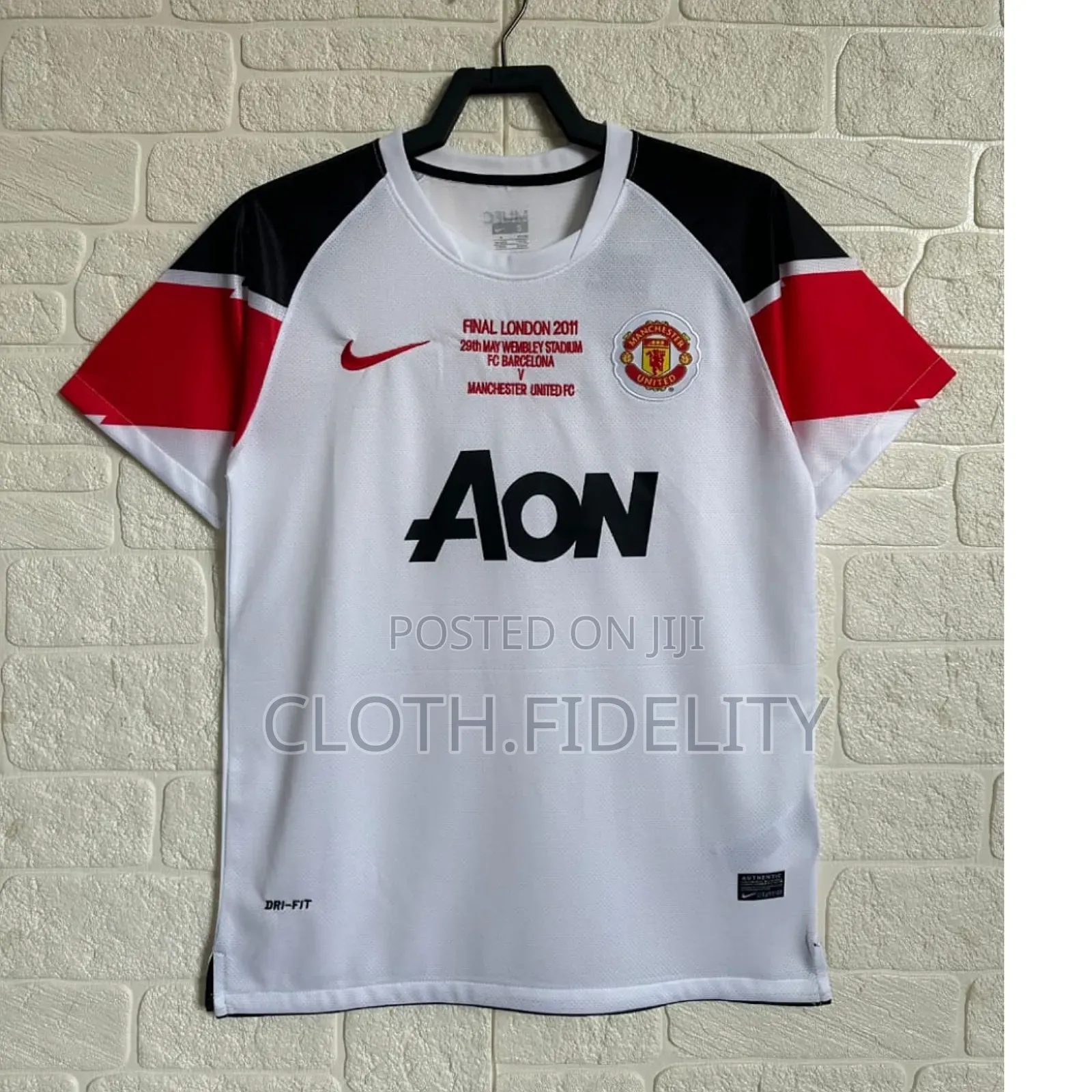 Manchester United 2011 Away Retro Jersey.