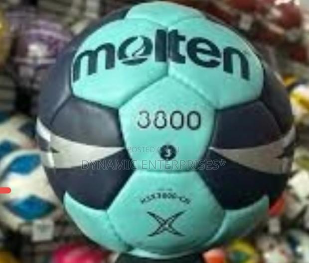 Molten H3x3800-Cn Competition Handball - Size 3