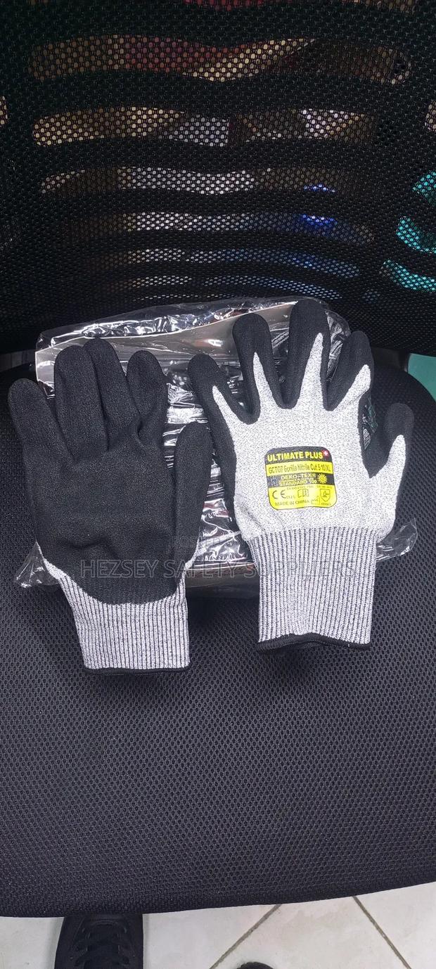 High Quality Cut Resistant Glove (Cut 5) - thumbnail 2
