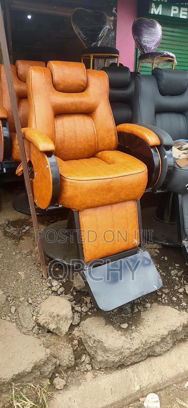 Brown Kinyozi Seats - thumbnail 2