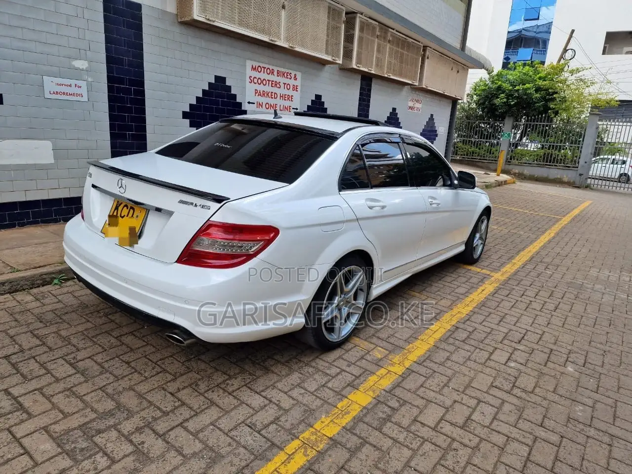 Mercedes-Benz C250 2009 White