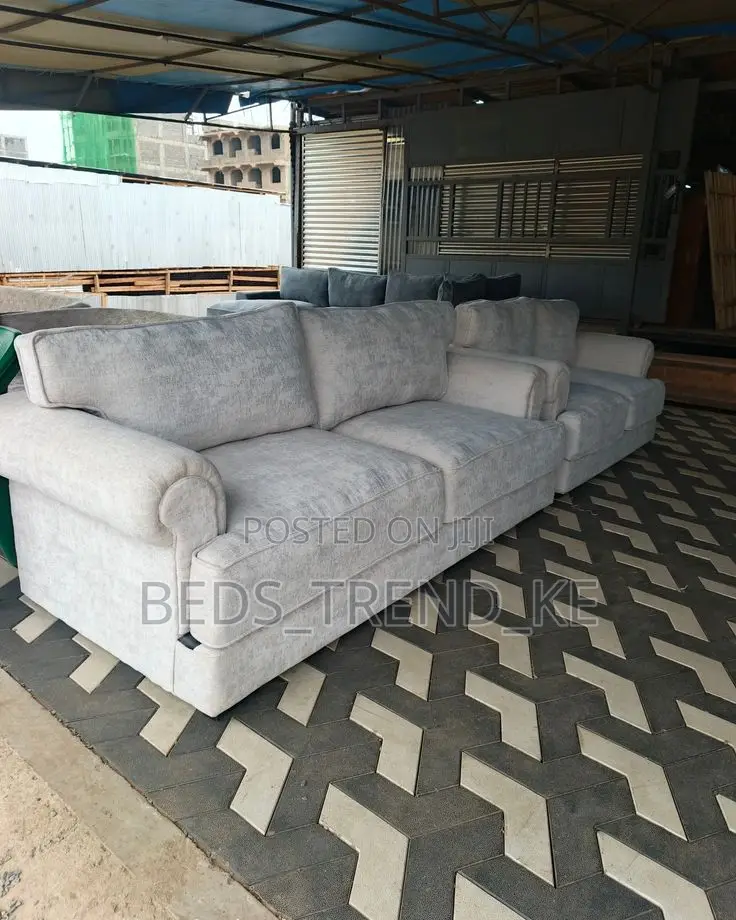 Kenyan 5 Seater Buffalo Sofa 3,2