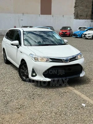 Toyota Corolla Fielder 1.5 Hybrid FWD 2018 White
