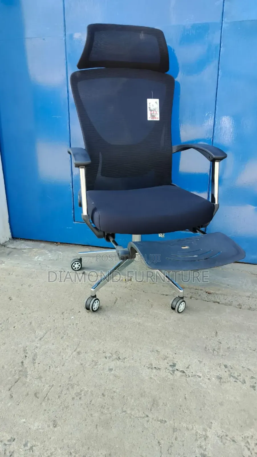 Executive Ergonomic Office Chair With Footrest – Mesh Back