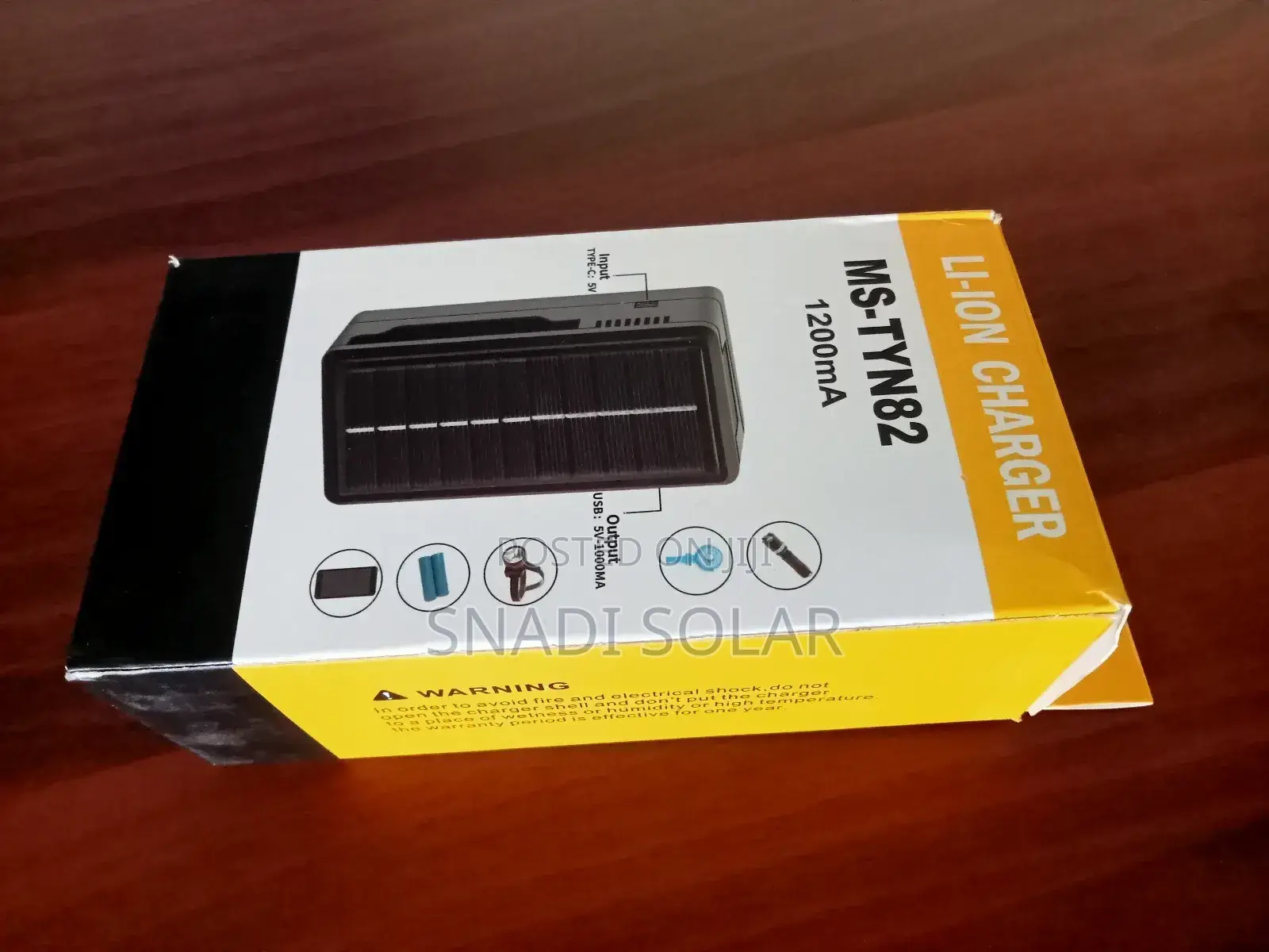 Portable Solar and Usb Li-Ion Battery Charger and Powerbank