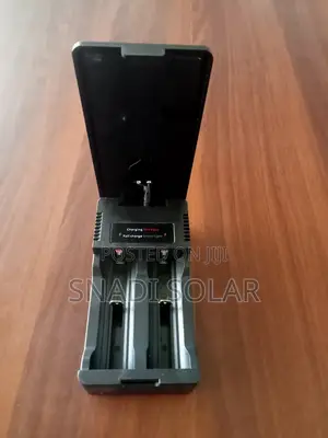 Portable Solar and Usb Li-Ion Battery Charger and Powerbank