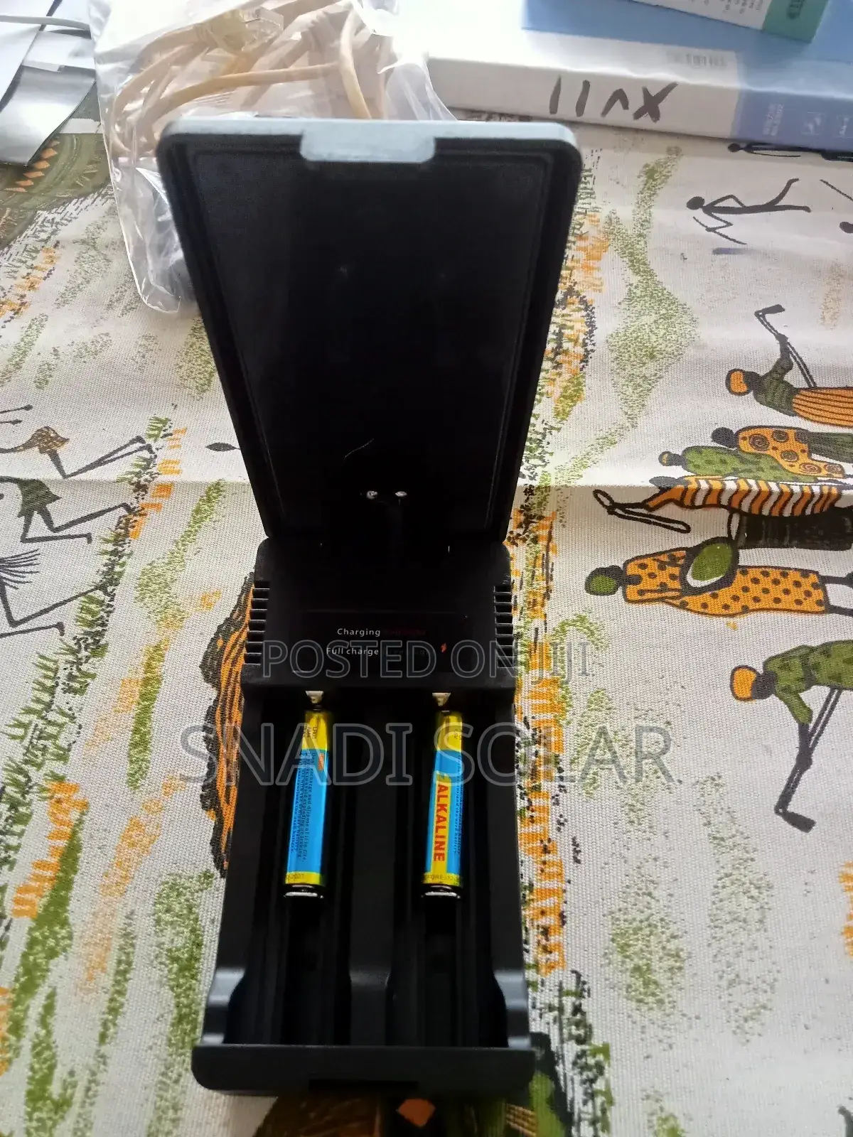 Portable Solar and Usb Li-Ion Battery Charger and Powerbank