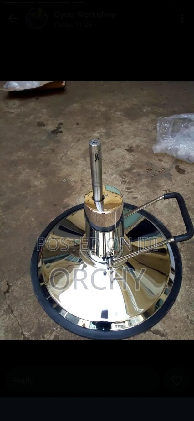 Hydraulic Kinyozi Base/ Barber Chair Base - thumbnail 2