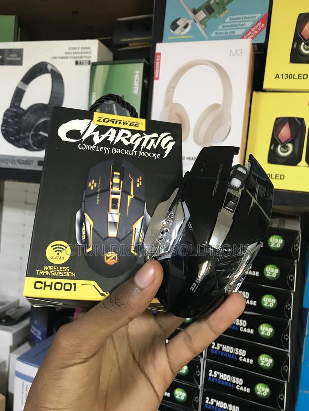 Ch001 Wireless Gaming Mouse With Charging Dock - RGB 16000 Dpi