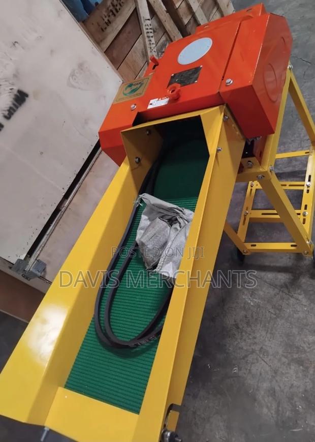Chaff Cutter Machine With High Speed Conveyor Belt - main view