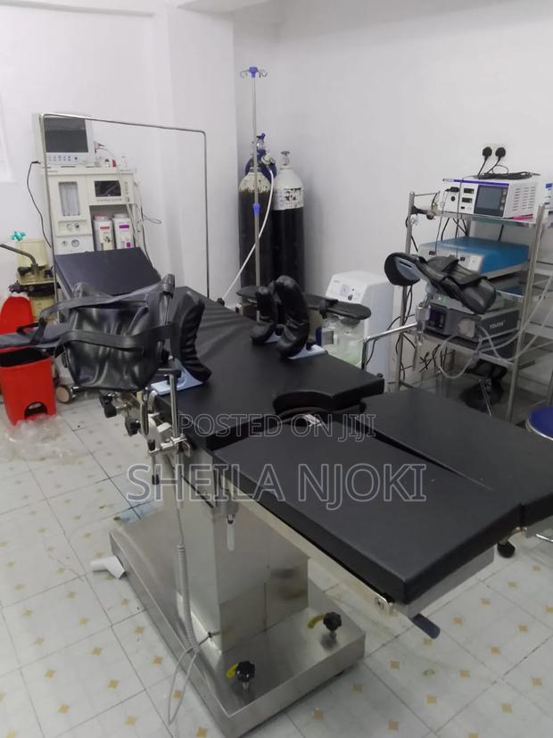 Hydraulic Operating Theatre Table - main view