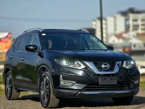 Nissan X-Trail 2.0 Petrol FWD 2018 Black
